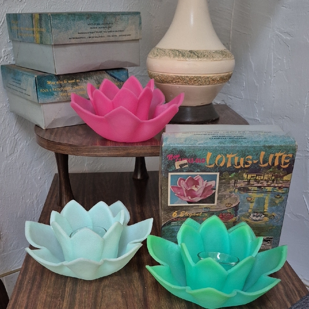 Vintage 60's Lotus Lite Flower Floating Candle Holder Pool Mid Century Cali